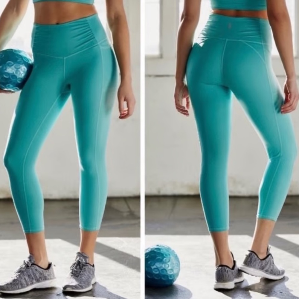Free People Movement Breathe Easy Leggings 21” size Small